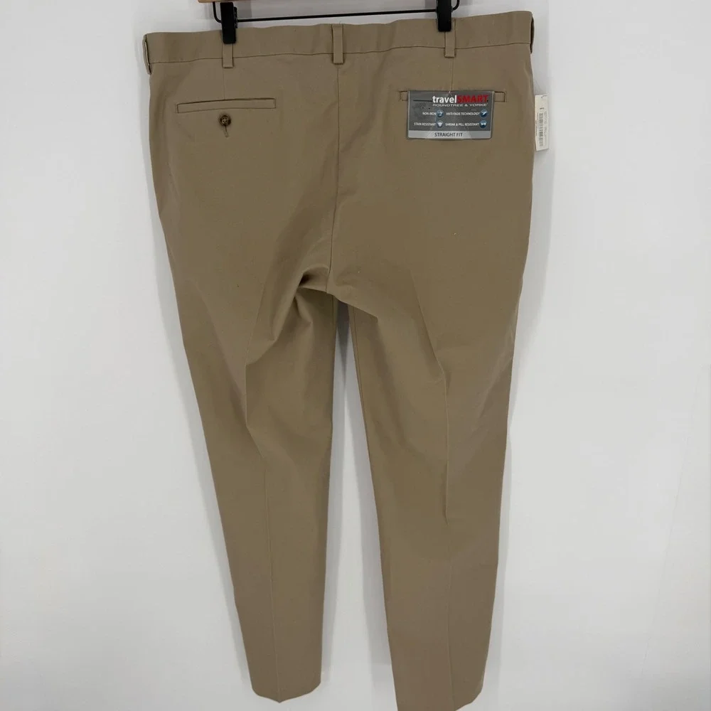 Roundtree & Yorke TravelSmart Mens 40x32 Khaki Straight Fit Flat Front Pants NEW